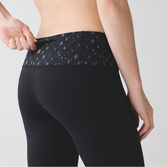 Lululemon Gather & Crow Crop Leggings - Picture 5 of 13